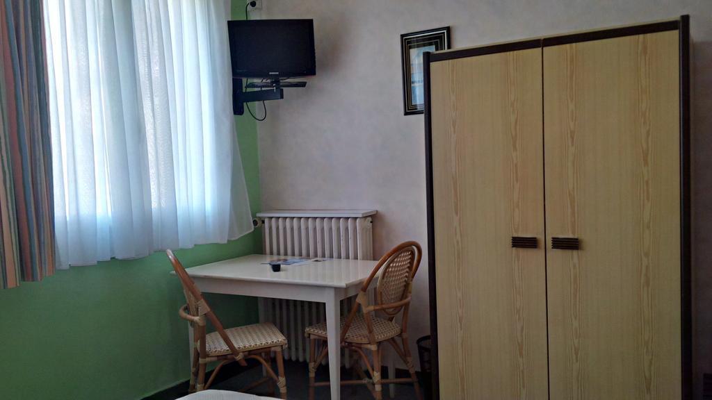 Hotel De Touraine Saint-Nazaire  Quarto foto
